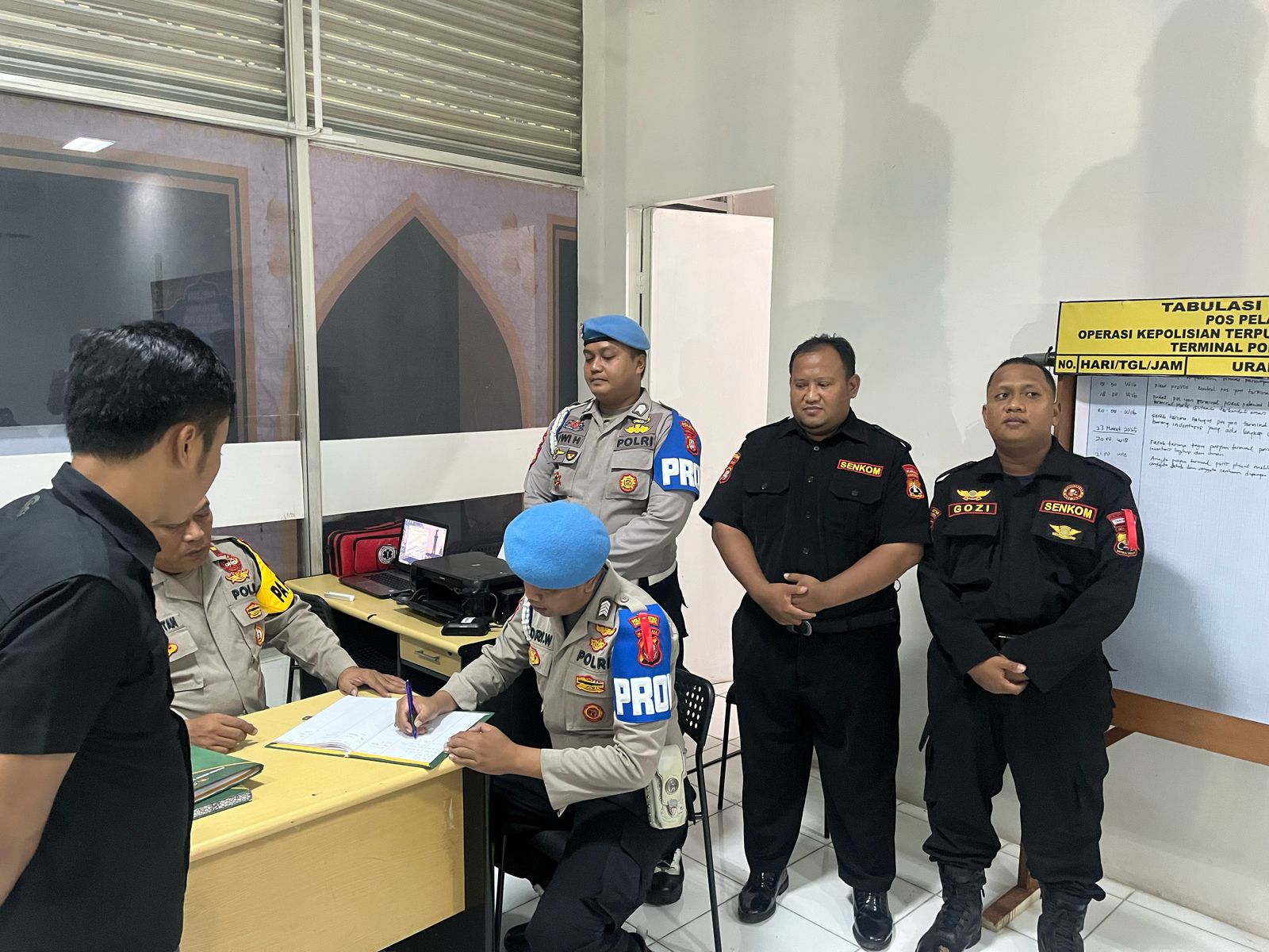 posko senkom mitra polri